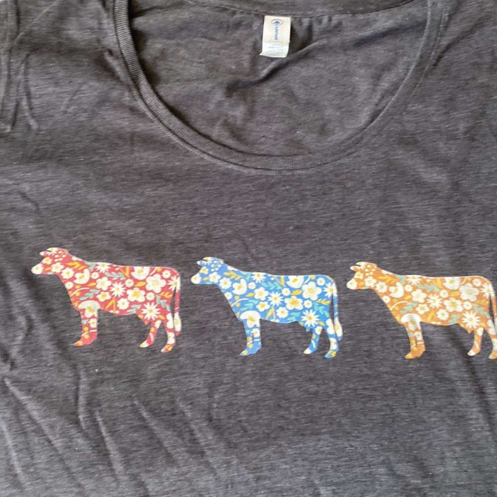 NWOT Womens Size 1X Tshirts Cows - Picture 2 of 4